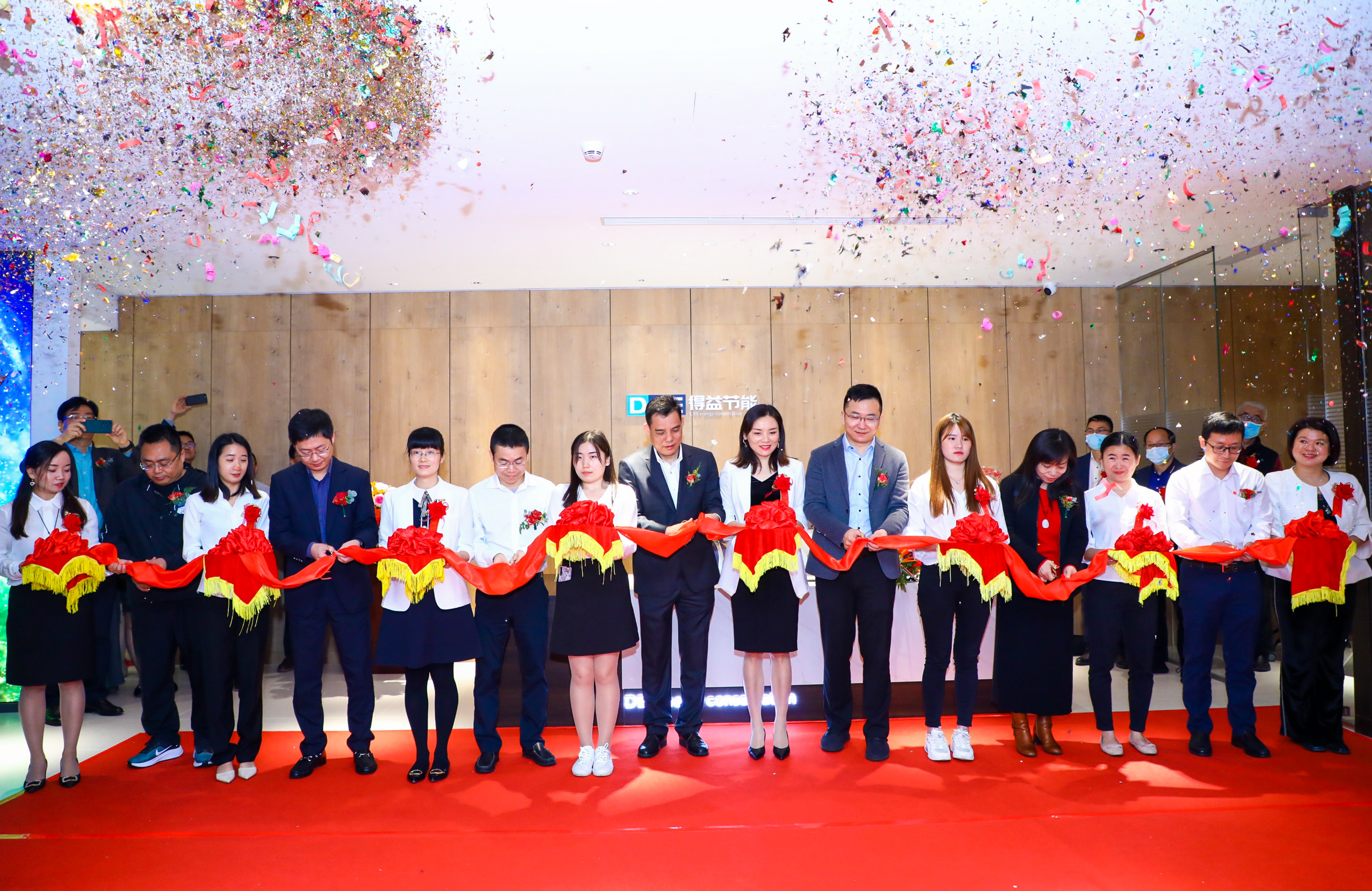 1621387753504934.jpg 118675004.jpg